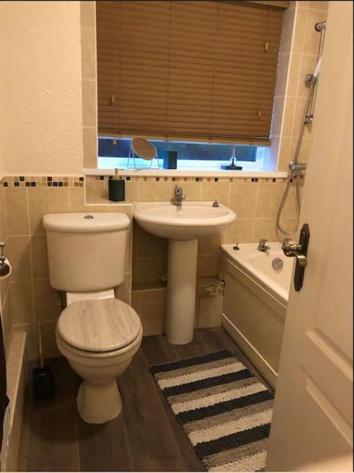 Lovely One-Bed Condo With Free Parking On Premises Sunderland  Exterior foto